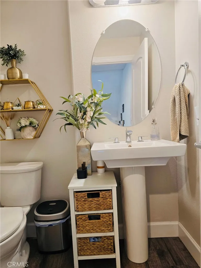 9871 Alburtis Avenue, Santa Fe Springs, California 90670 home-pic-8